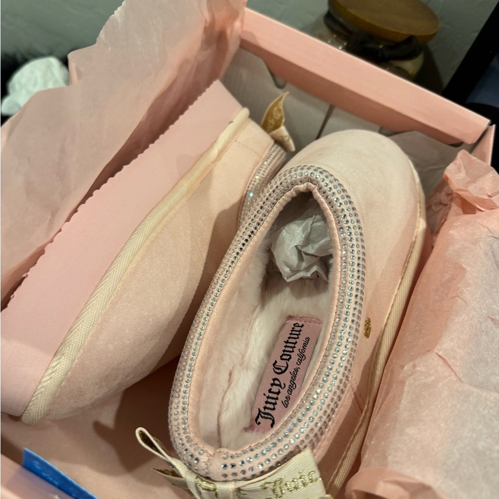 Juicy Couture Olyana Womens Round Closed Toe Clogs